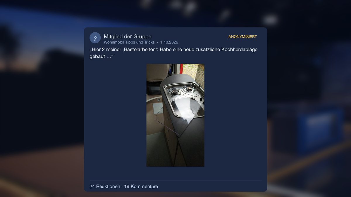 Anonymisierter Beitrag mit Foto: die zugeschnittene durchsichtige Ablage über Kocher und Spüle in einem Kastenwagen